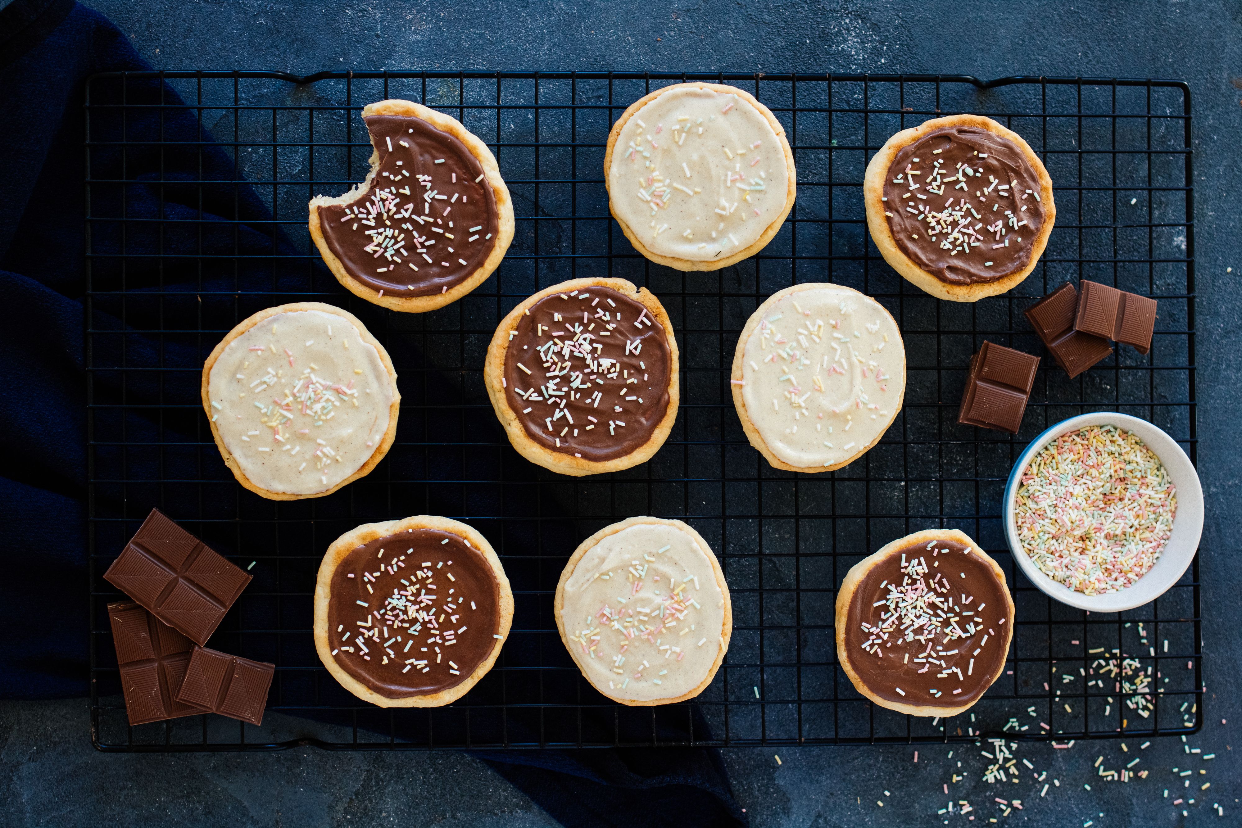 Vegan “Americans“ (soft cake-like cookies)
