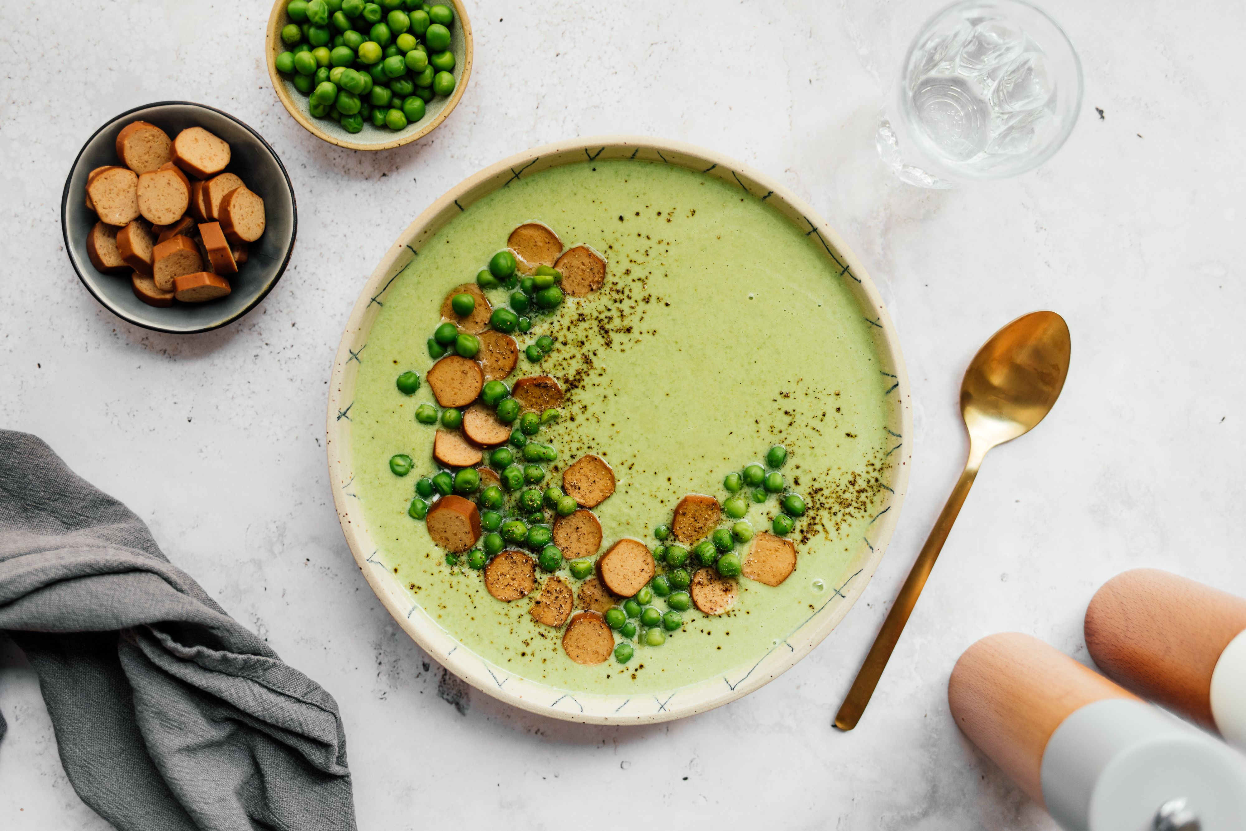 Pea Soup with Vegan Sausages (with 5 Ingredients)