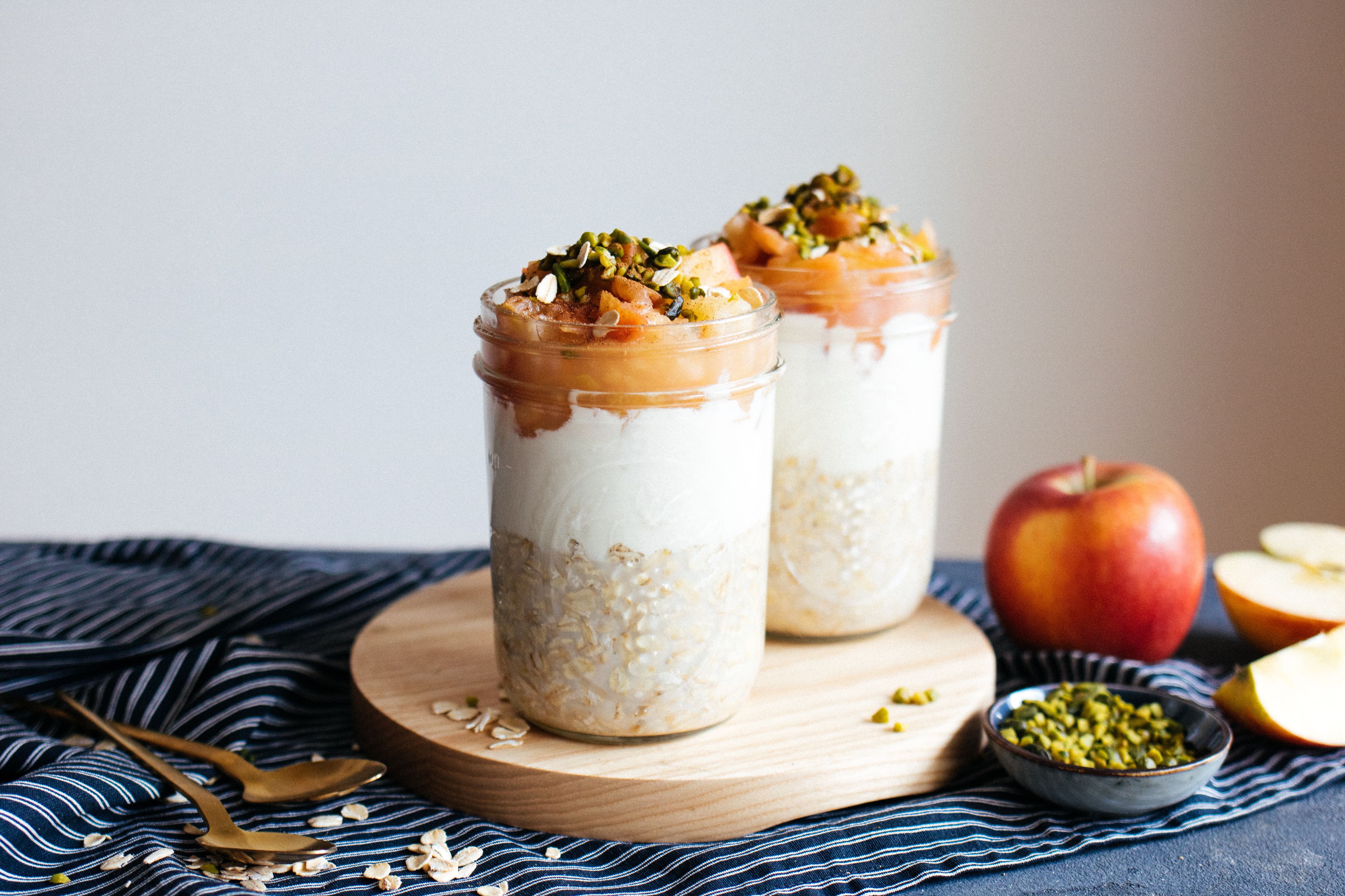 Vegan Overnight Oats with Homemade Applesauce