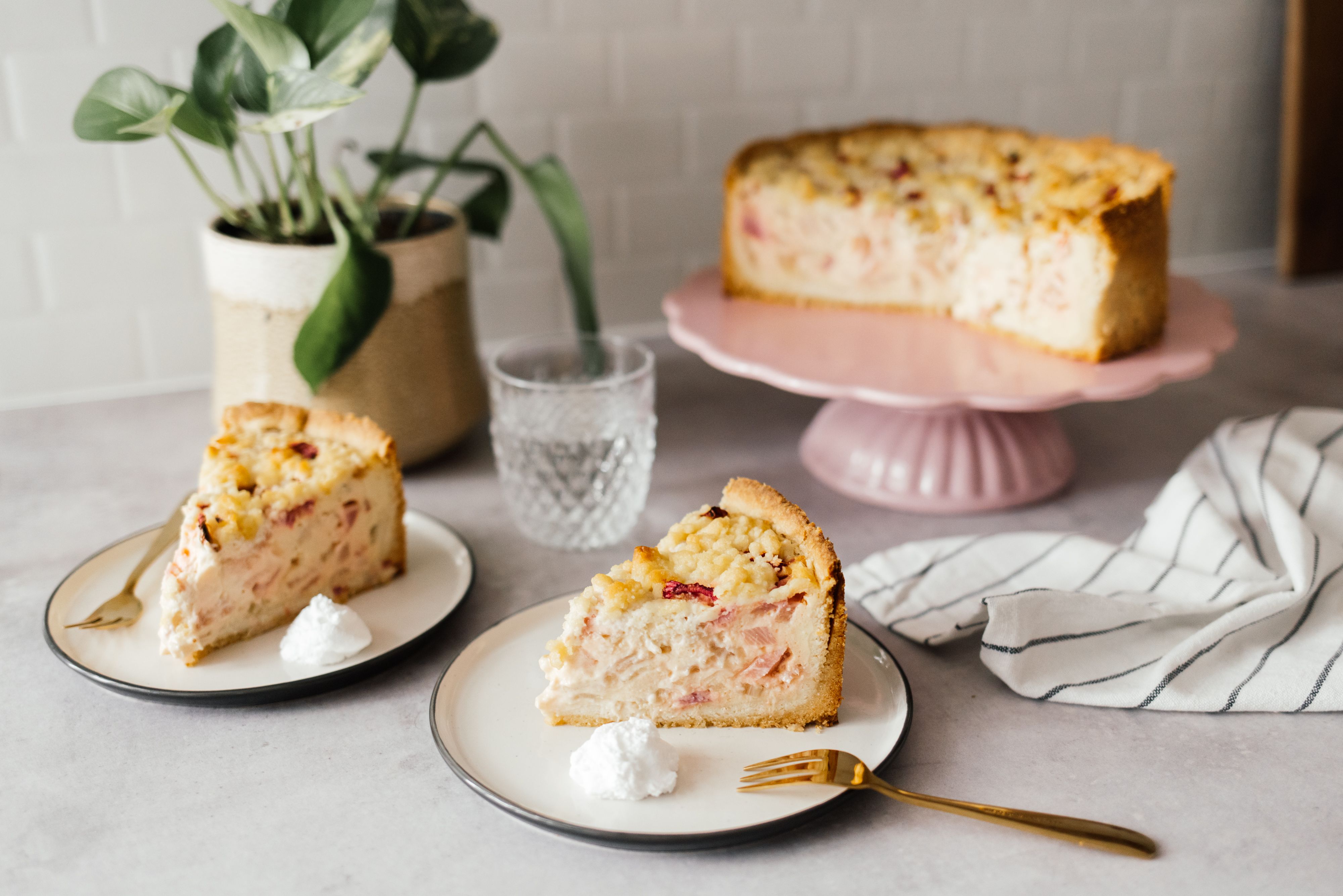 R740 Veganer Rhabarber-Quark-Streuselkuchen