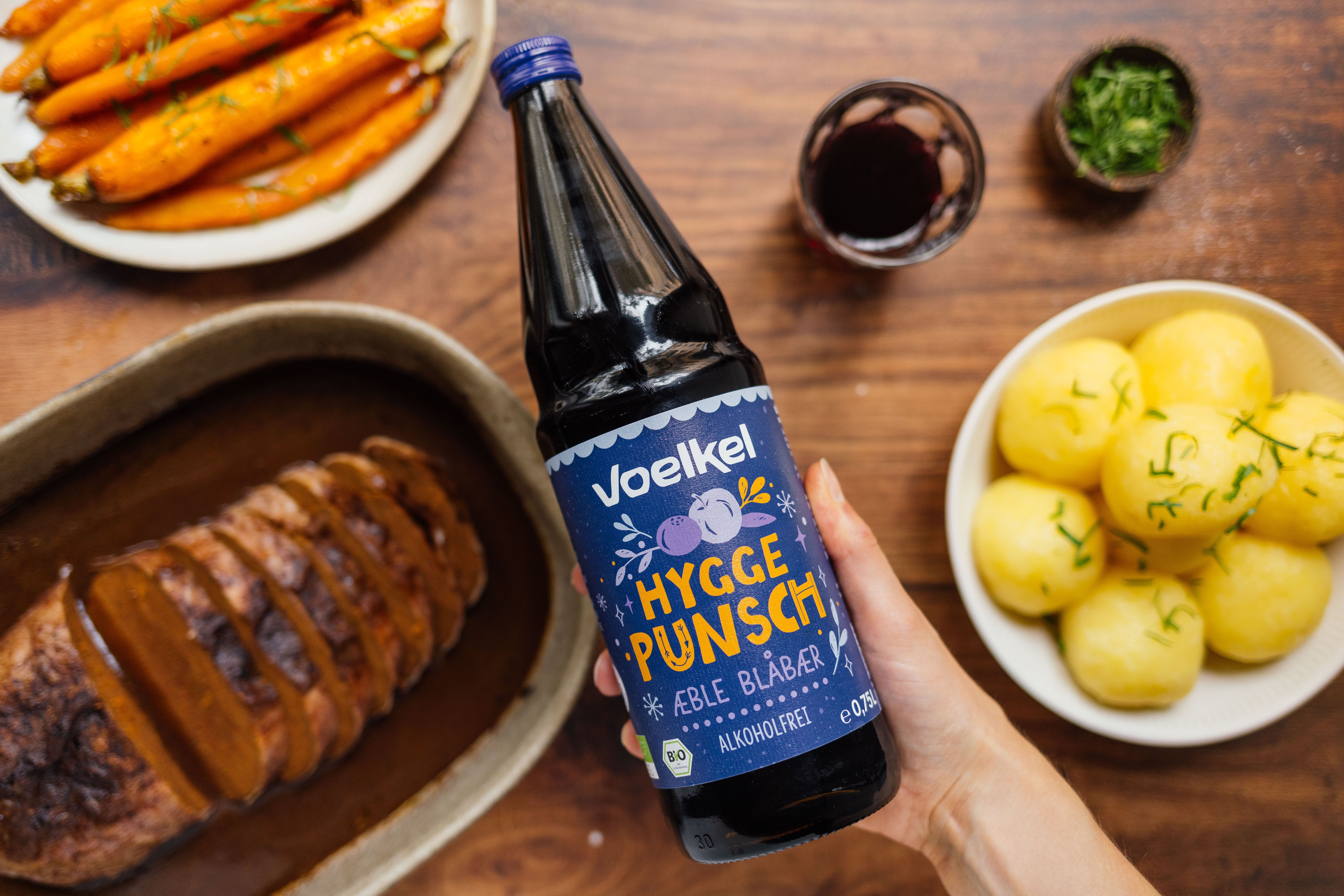 R829 Veganer Seitanbraten mit Bratensoße und weihnachtlichen Beilagen