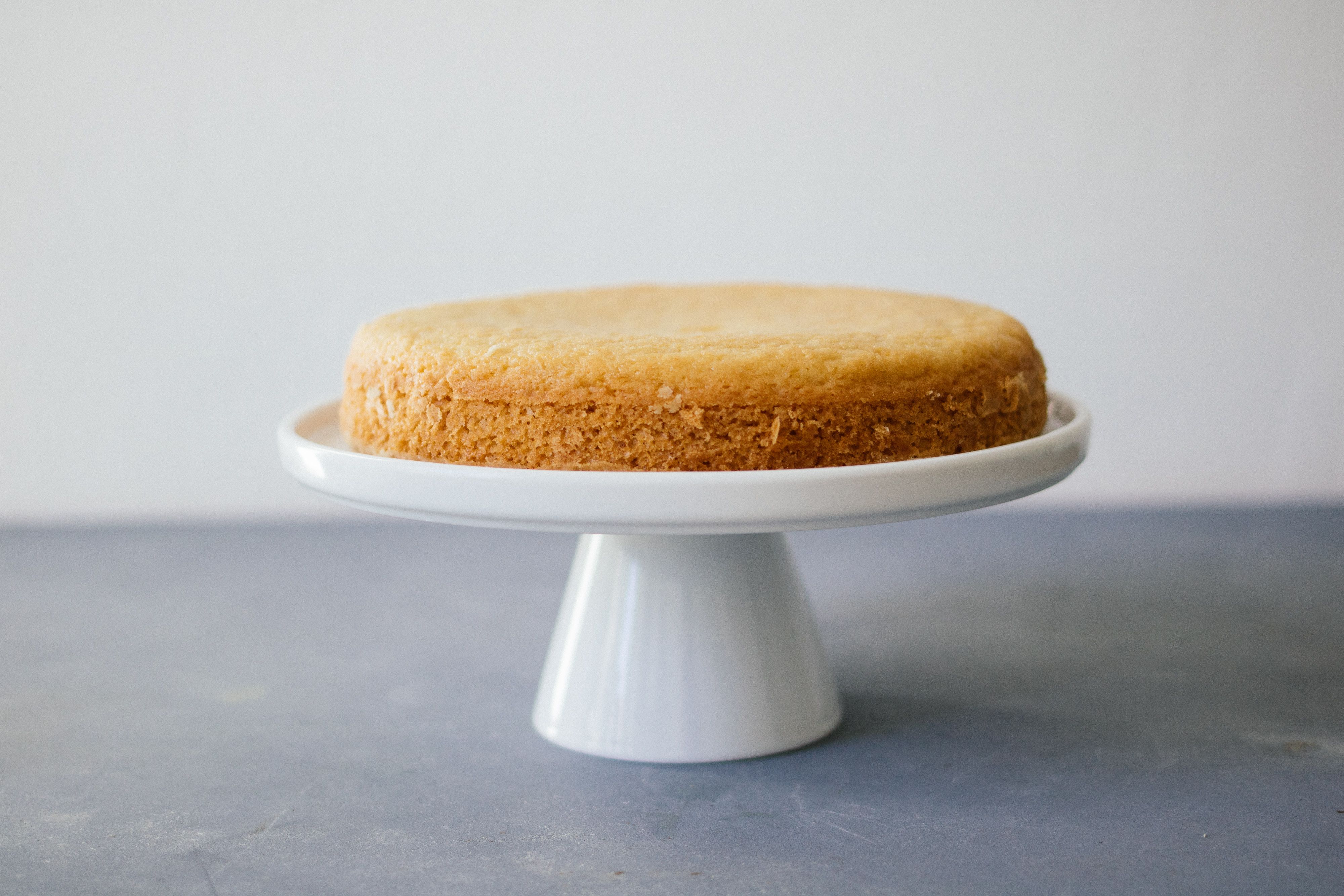 Veganer Biskuitteig: Wie er gelingt und welche Rezepte du damit backen kannst