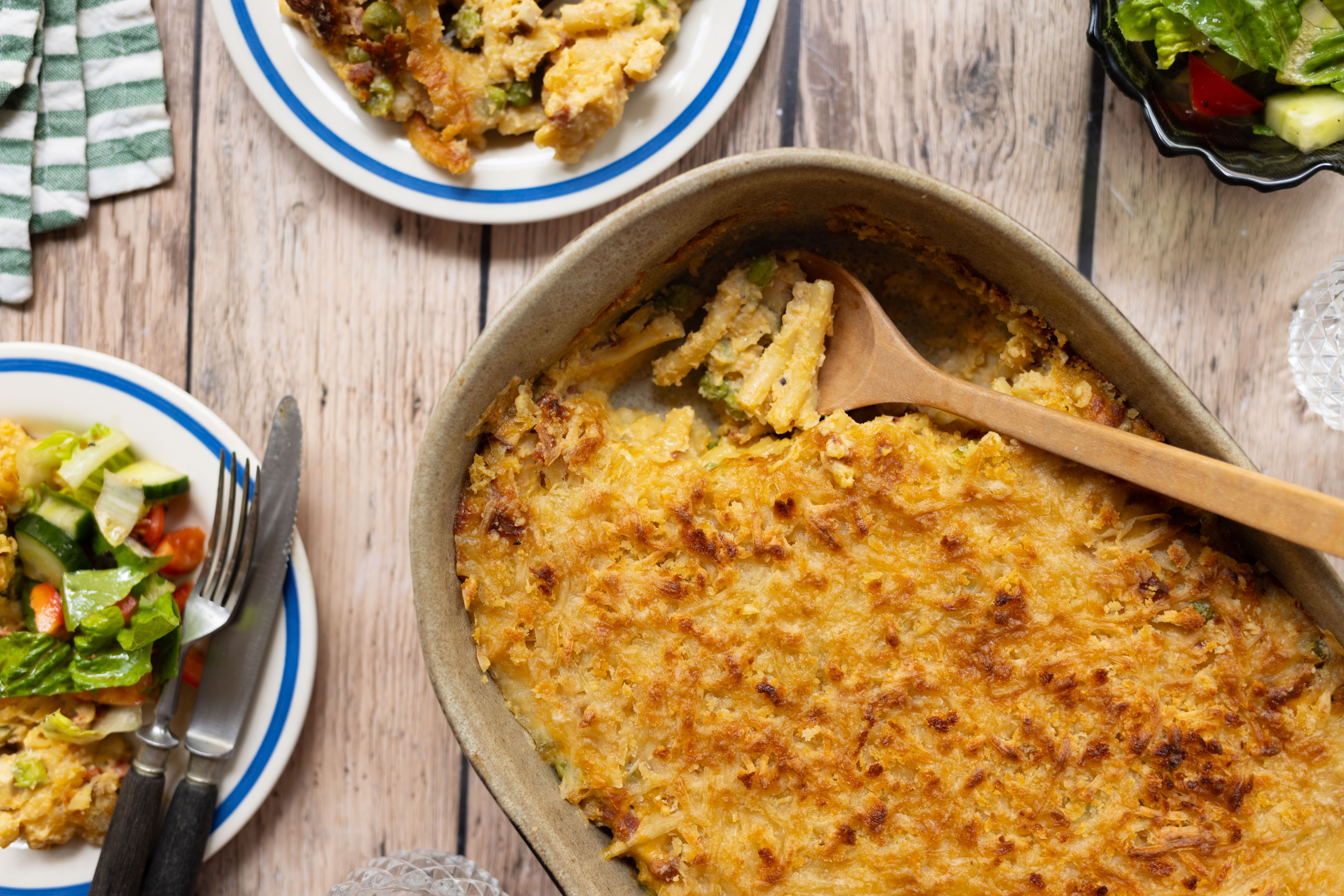 Vegan Mac'n'Cheese Casserole with Peas and Ham 