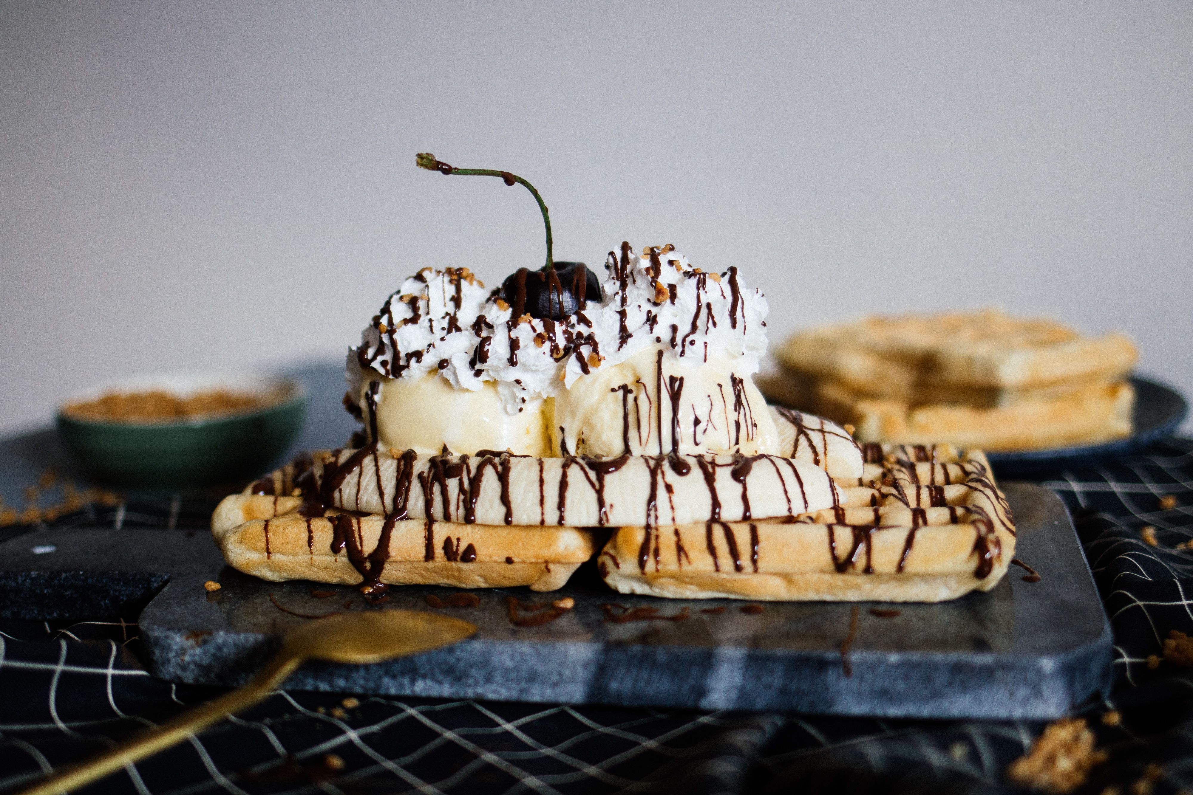 Vegan banana split with waffles